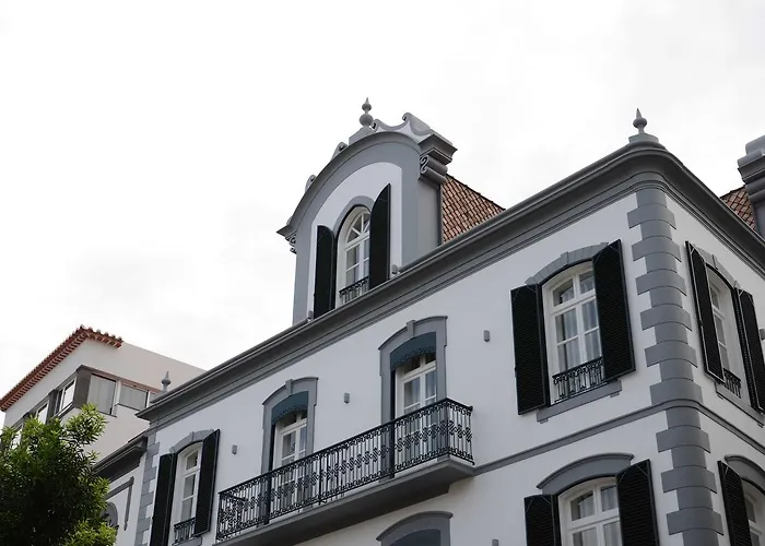 Edificio Charles 103