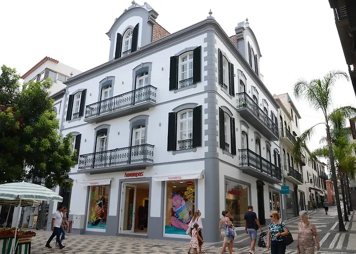 Edificio Charles 103
