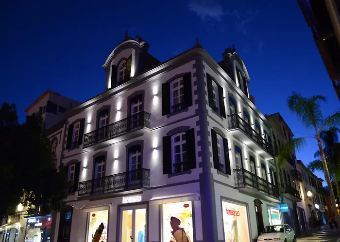Edificio Charles 103