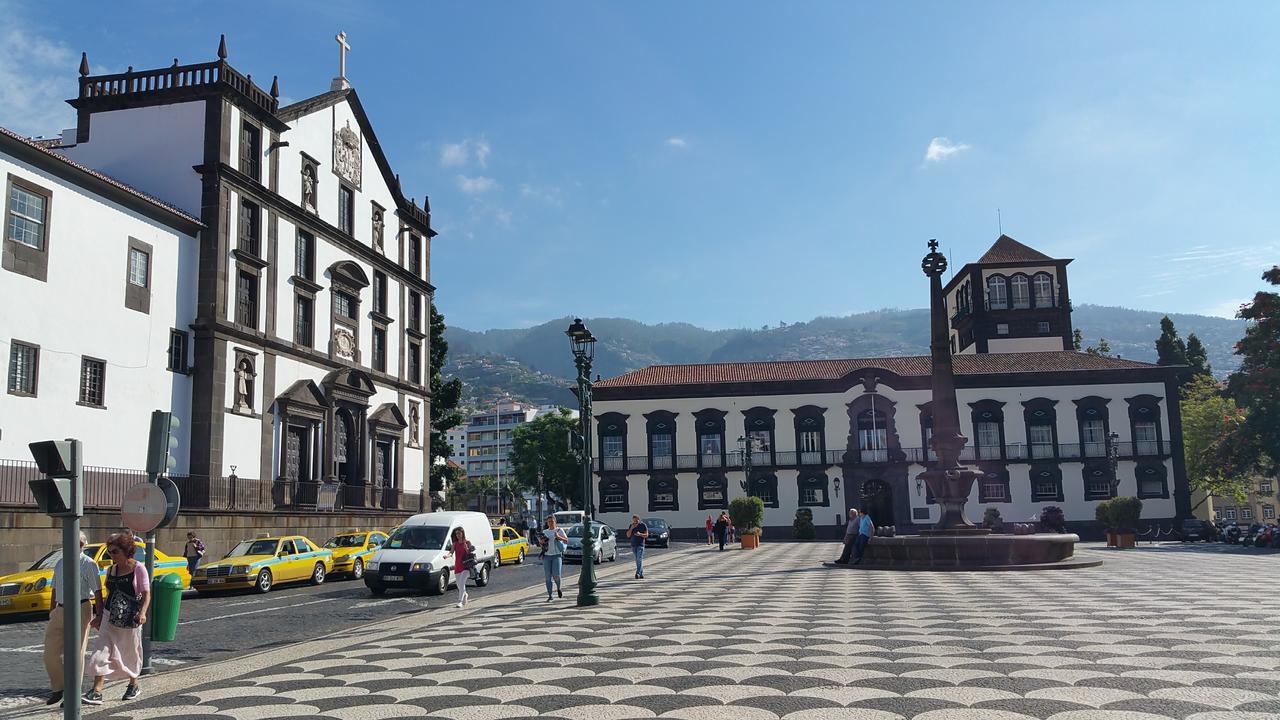 Edificio Charles 103 * Funchal (Madeira)
